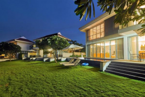 EmblemSea Luxury Villas few steps to the Danang beach